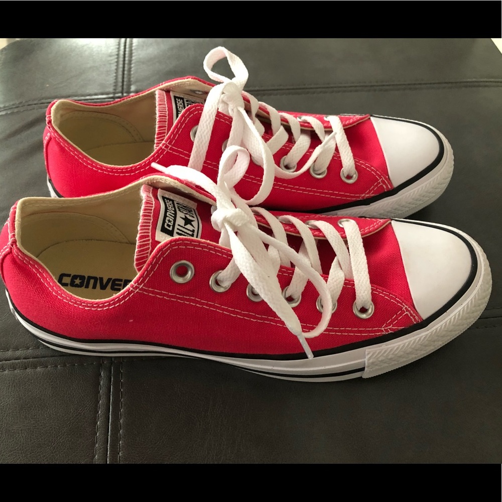 Like new pink converse shoes size 8